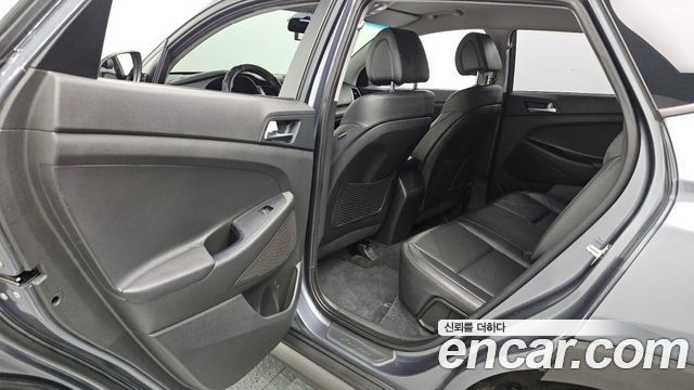 Hyundai Tucson Diesel 1.7 2WD Style 2016 — фото 26