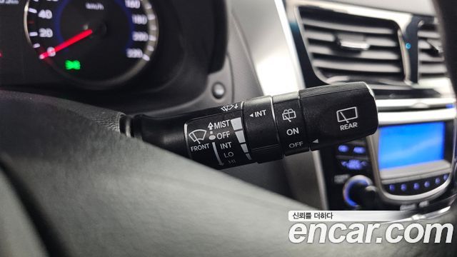 Hyundai Accent (New) WIT 1.4 VVT Premier 2012 — фото 19