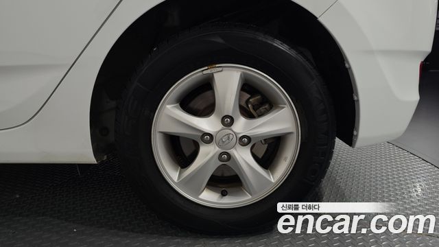 Hyundai Accent (New) WIT 1.4 VVT Premier 2012 — фото 21