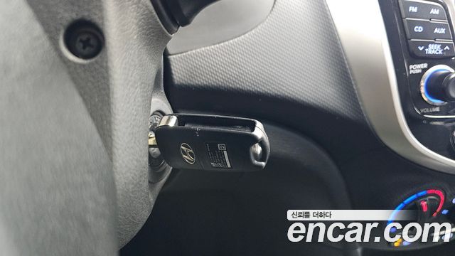 Hyundai Accent (New) WIT 1.4 VVT Premier 2012 — фото 28