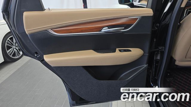 Cadillac XT5 3.6 Platinum 2018 — фото 25