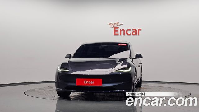 Tesla Model 3 Standard RWD 2026 — фото 3