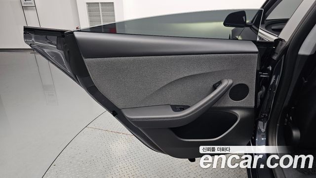 Tesla Model 3 Standard RWD 2026 — фото 25