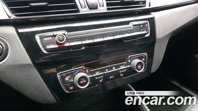 BMW X1 (F48) xDrive 18d 2016 — фото 17