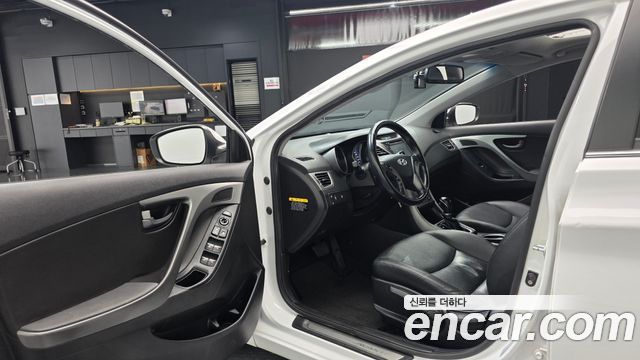 Hyundai Avante 1.6 GDi Smart Standard 2014 — фото 10