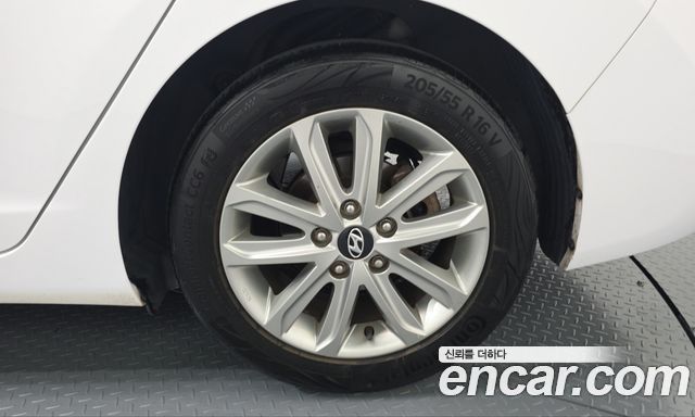 Hyundai Avante 1.6 GDi Smart Standard 2014 — фото 21