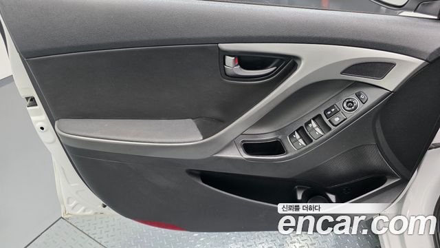 Hyundai Avante 1.6 GDi Smart Standard 2014 — фото 24
