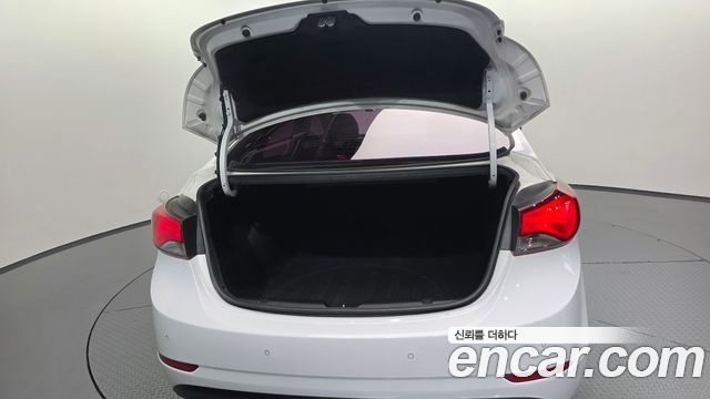 Hyundai Avante 1.6 GDi Smart Standard 2014 — фото 30