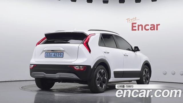 Kia Niro EV Air 2023 — фото 2