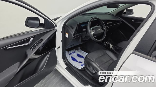 Kia Niro EV Air 2023 — фото 10