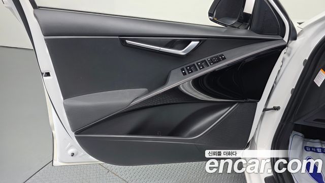 Kia Niro EV Air 2023 — фото 24