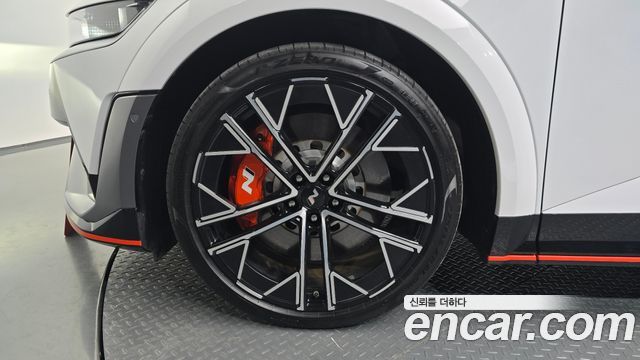 Hyundai Ioniq 5 N 2025 — фото 5