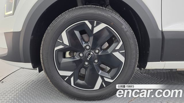 Kia Niro EV Air 2023 — фото 5