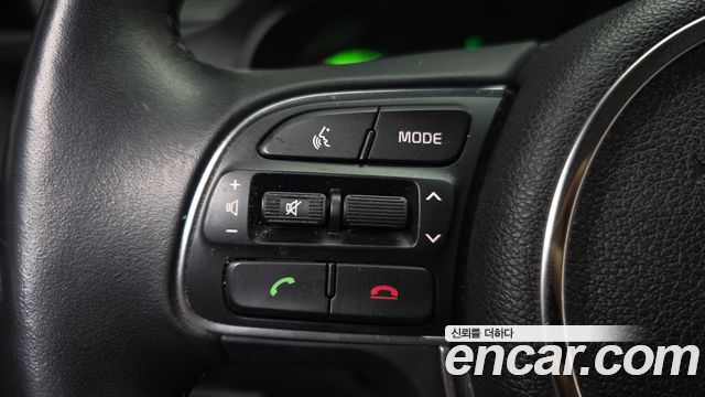 Kia K5 Hybrid (II) Noblesse Special 2018 — фото 27