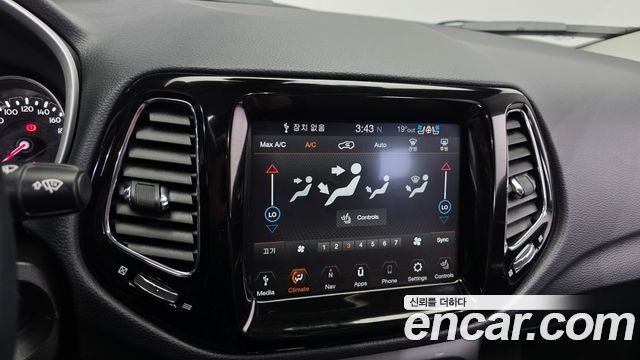 Jeep Compass (II) 2.4 Limited High AWD 2020 — фото 16