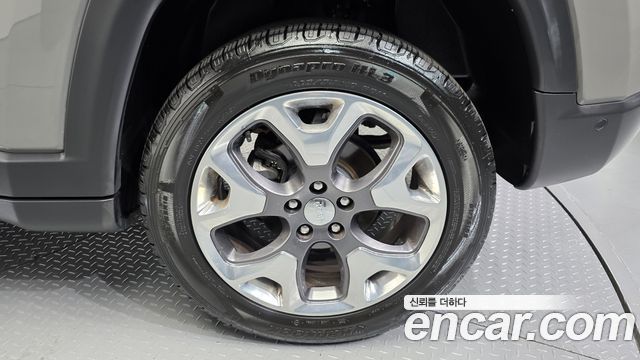 Jeep Compass (II) 2.4 Limited High AWD 2020 — фото 21