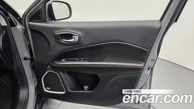 Jeep Compass (II) 2.4 Limited High AWD 2020 — фото 25