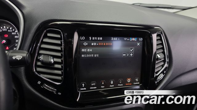Jeep Compass (II) 2.4 Limited High AWD 2020 — фото 28