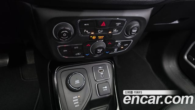 Jeep Compass (II) 2.4 Limited High AWD 2020 — фото 29