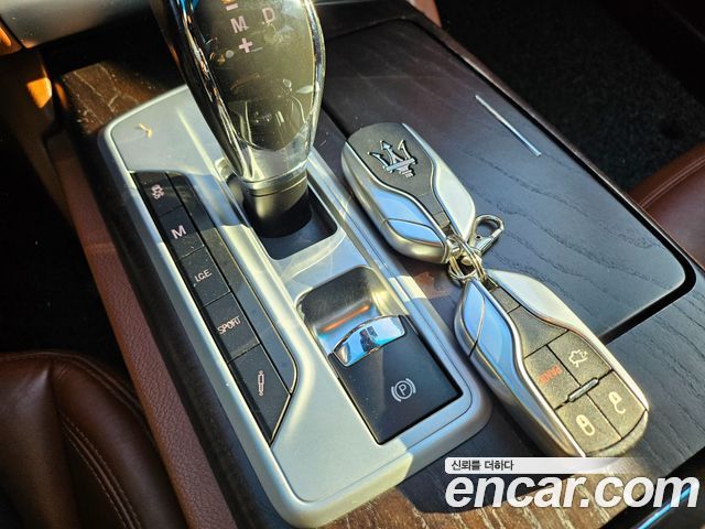 Maserati Quattroporte 3.0 Diesel 2016 — фото 22