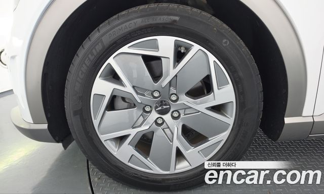 Genesis GV60 Standard AWD 2023 — фото 5