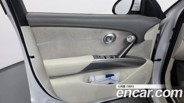 Genesis GV60 Standard AWD 2023 — фото 24