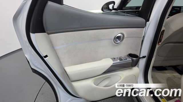 Genesis GV60 Standard AWD 2023 — фото 25