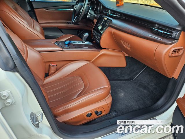 Maserati Quattroporte 3.0 V6 2016 — фото 18