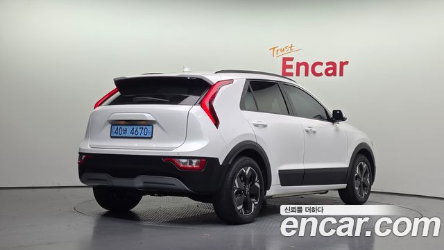 Kia Niro EV Air 2023 — фото 2
