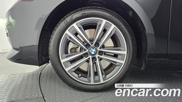 BMW 2 Series Gran Coupe (F44) 220i Sport 2023 — фото 5