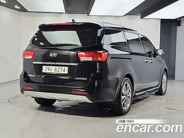 Kia Carnival 7-seater Limousine VIP 2016 — фото 4