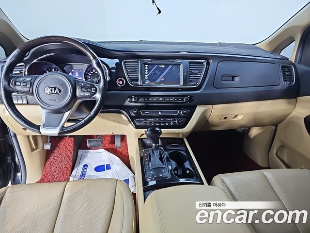 Kia Carnival 7-seater Limousine VIP 2016 — фото 5