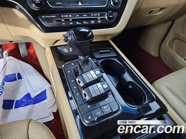Kia Carnival 7-seater Limousine VIP 2016 — фото 8