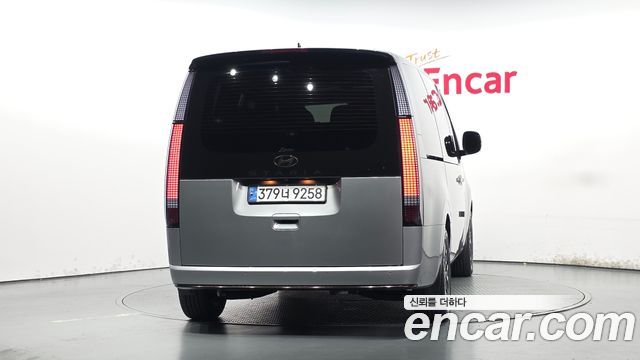 Hyundai Staria HEV 1.6 Lounge 7-Seater Inspiration 2025 — фото 4