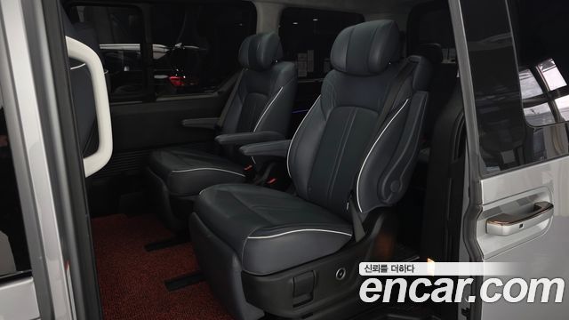 Hyundai Staria HEV 1.6 Lounge 7-Seater Inspiration 2025 — фото 12