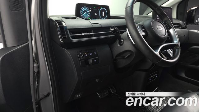 Hyundai Staria HEV 1.6 Lounge 7-Seater Inspiration 2025 — фото 13