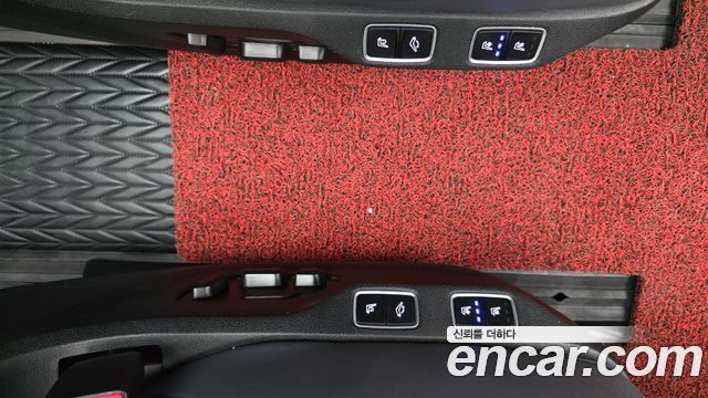 Hyundai Staria HEV 1.6 Lounge 7-Seater Inspiration 2025 — фото 19