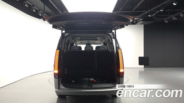 Hyundai Staria HEV 1.6 Lounge 7-Seater Inspiration 2025 — фото 20