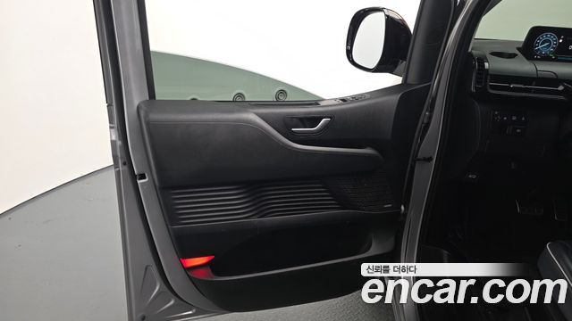 Hyundai Staria HEV 1.6 Lounge 7-Seater Inspiration 2025 — фото 24