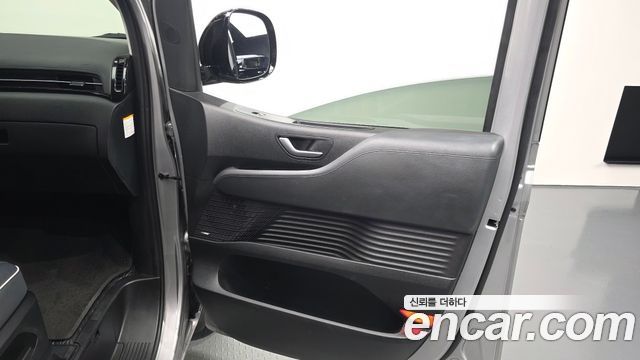 Hyundai Staria HEV 1.6 Lounge 7-Seater Inspiration 2025 — фото 25