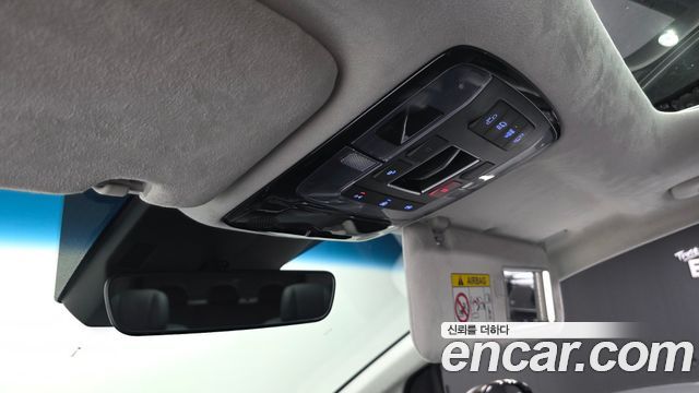 Hyundai Staria HEV 1.6 Lounge 7-Seater Inspiration 2025 — фото 27