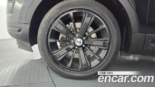 Ford Explorer 2.3 Limited 4WD 5th 2018 — фото 5