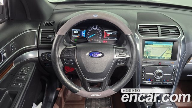 Ford Explorer 2.3 Limited 4WD 5th 2018 — фото 12