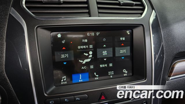Ford Explorer 2.3 Limited 4WD 5th 2018 — фото 17