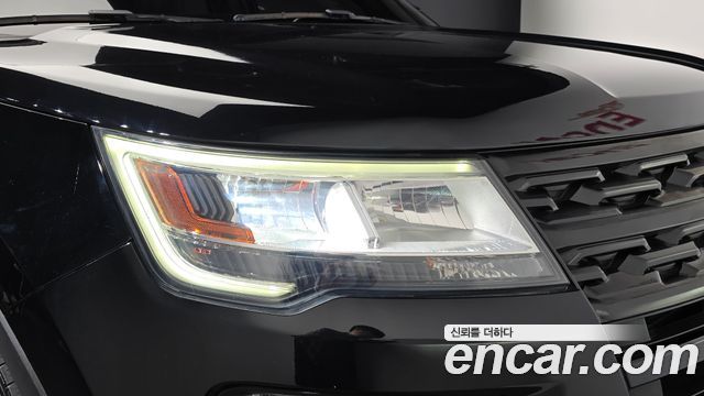 Ford Explorer 2.3 Limited 4WD 5th 2018 — фото 22