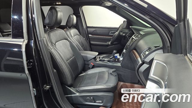 Ford Explorer 2.3 Limited 4WD 5th 2018 — фото 26