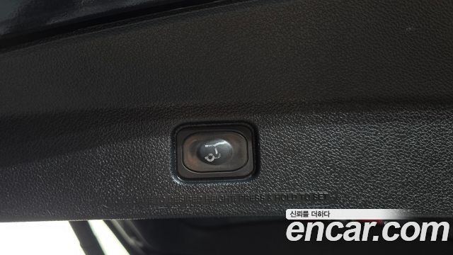 Ford Explorer 2.3 Limited 4WD 5th 2018 — фото 34
