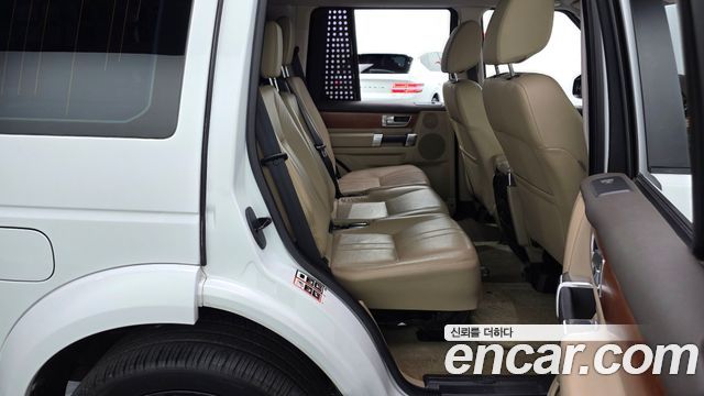 Land Rover Discovery 4 3.0 SDV6 SE 2014 — фото 15