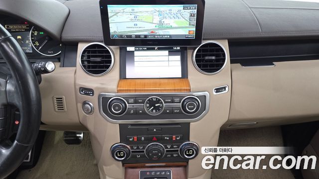 Land Rover Discovery 4 3.0 SDV6 SE 2014 — фото 17