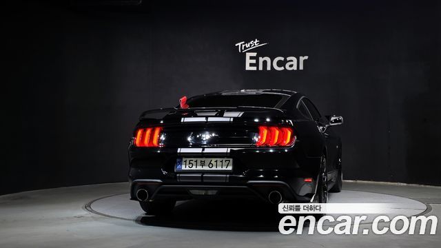 Ford Mustang Coupe 2019 — фото 4